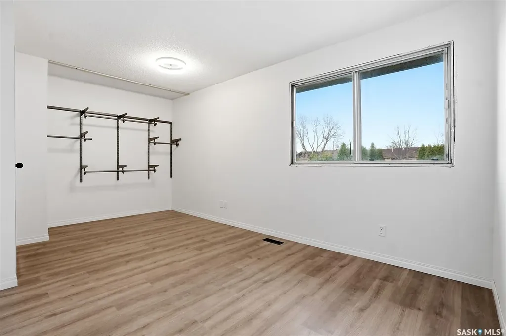 1128 Mckercher Drive Saskatoon SK S7H 4Y7