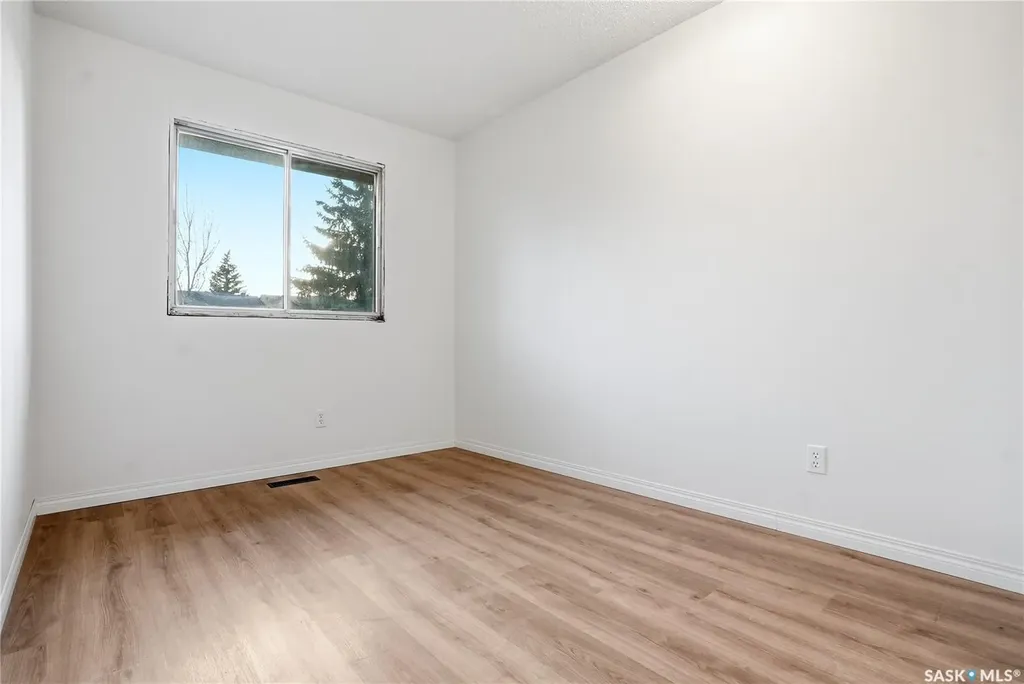 1128 Mckercher Drive Saskatoon SK S7H 4Y7