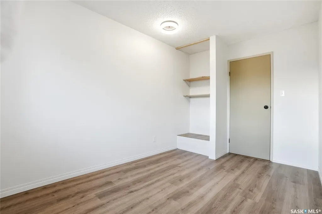 1128 Mckercher Drive Saskatoon SK S7H 4Y7