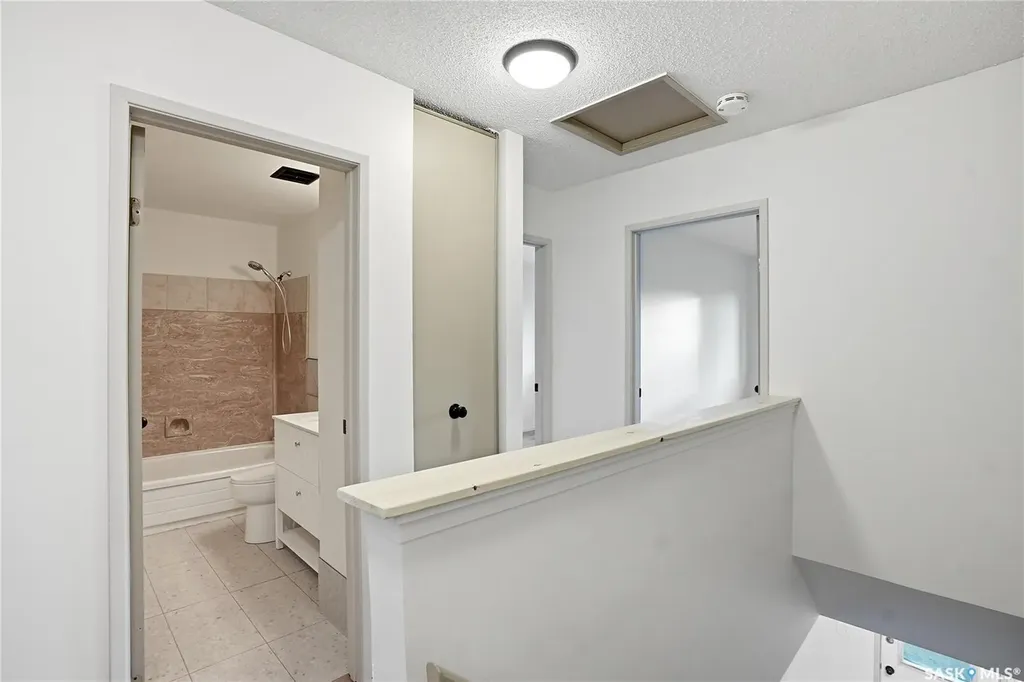1128 Mckercher Drive Saskatoon SK S7H 4Y7