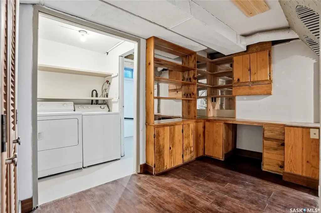 1128 Mckercher Drive Saskatoon SK S7H 4Y7