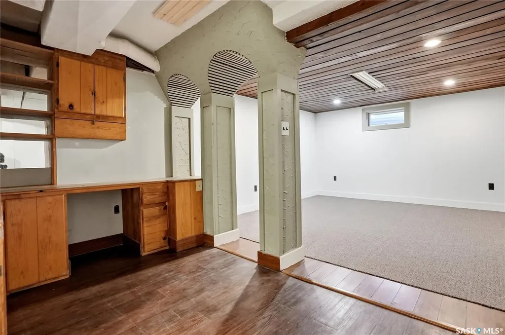 1128 Mckercher Drive Saskatoon SK S7H 4Y7