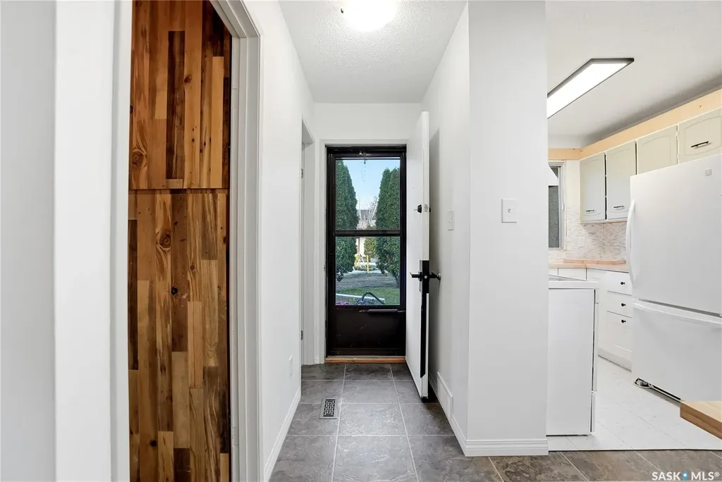 1128 Mckercher Drive Saskatoon SK S7H 4Y7