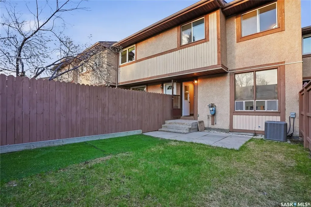 1128 Mckercher Drive Saskatoon SK S7H 4Y7