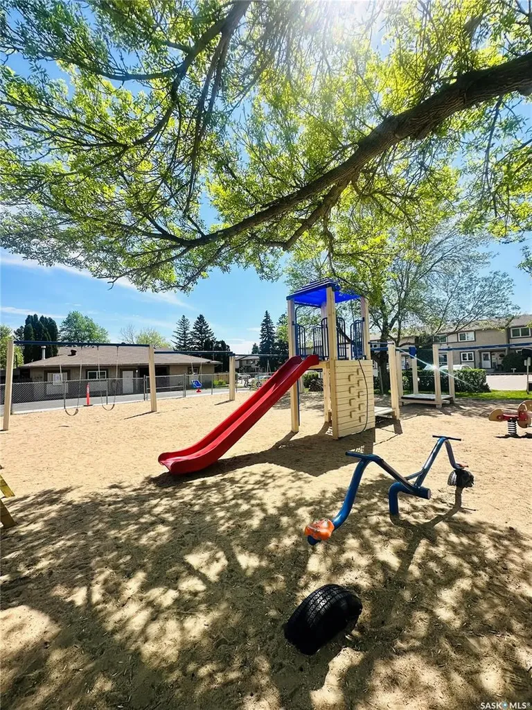 1128 Mckercher Drive Saskatoon SK S7H 4Y7