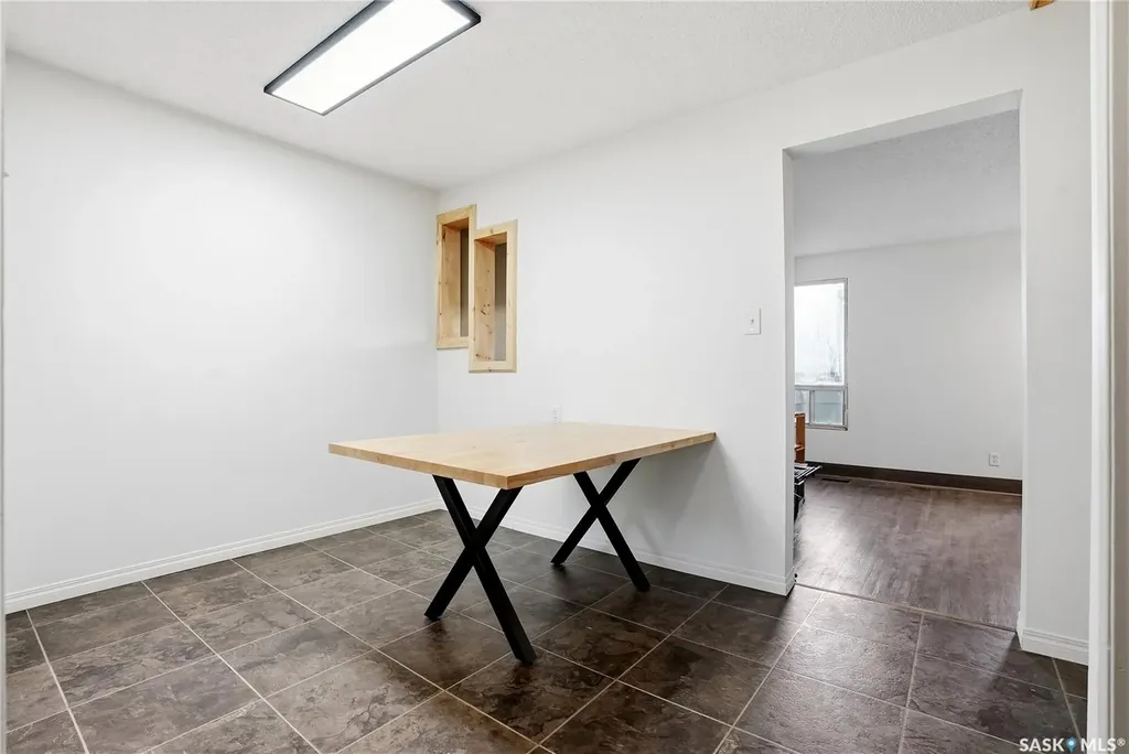 1128 Mckercher Drive Saskatoon SK S7H 4Y7