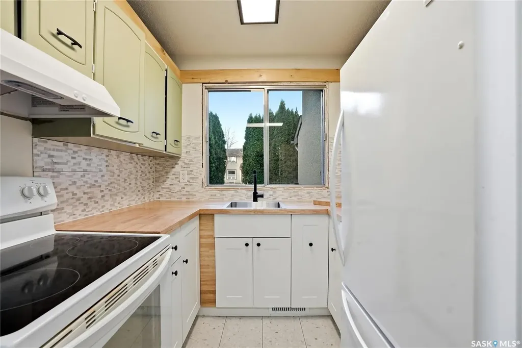 1128 Mckercher Drive Saskatoon SK S7H 4Y7