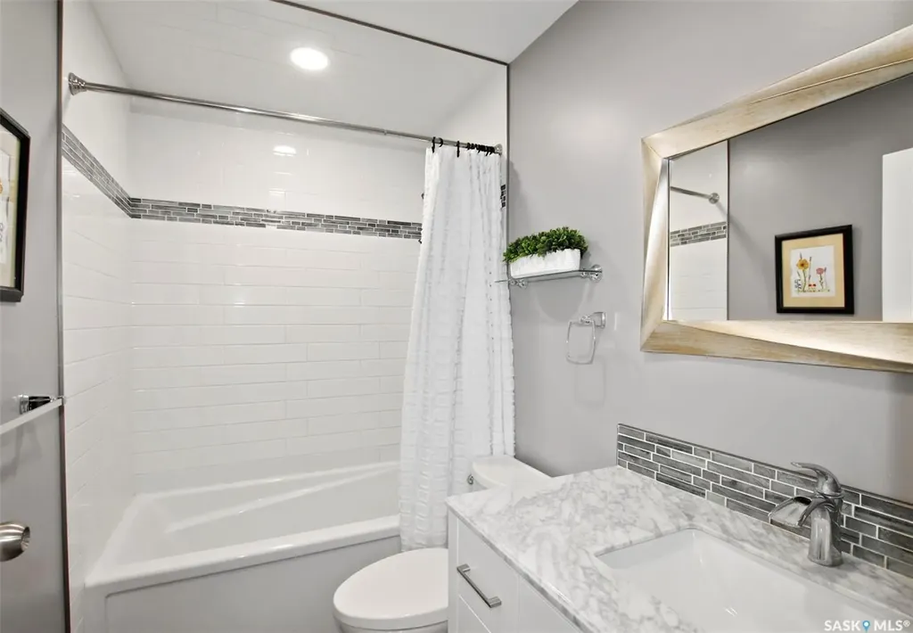 351 4th Avenue NW Swift Current SK S9H 0V1