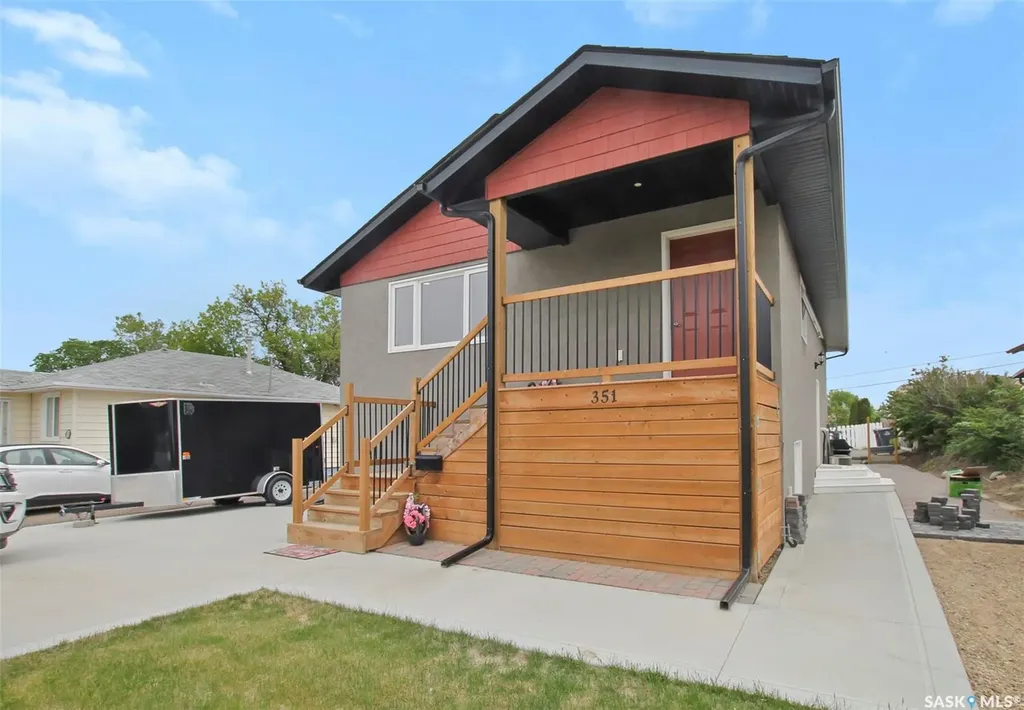 351 4th Avenue NW Swift Current SK S9H 0V1