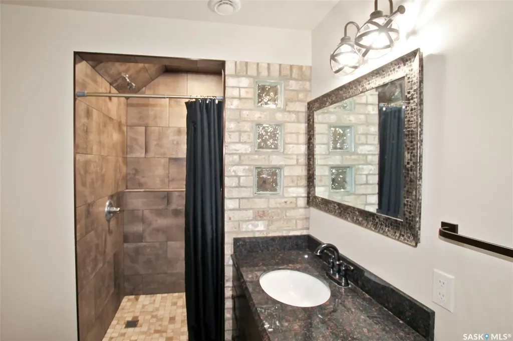 351 4th Avenue NW Swift Current SK S9H 0V1