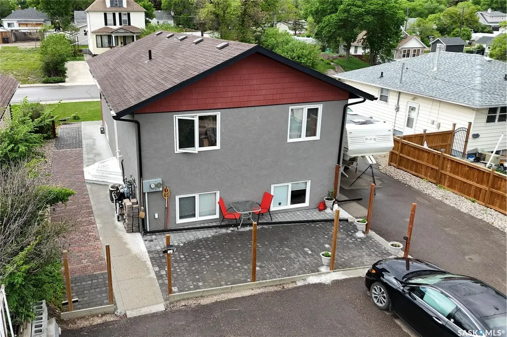 351 4th Avenue NW Swift Current SK S9H 0V1