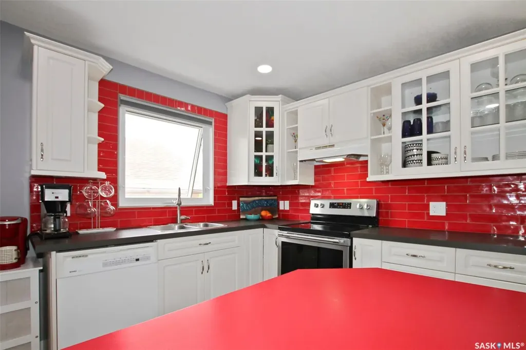 351 4th Avenue NW Swift Current SK S9H 0V1