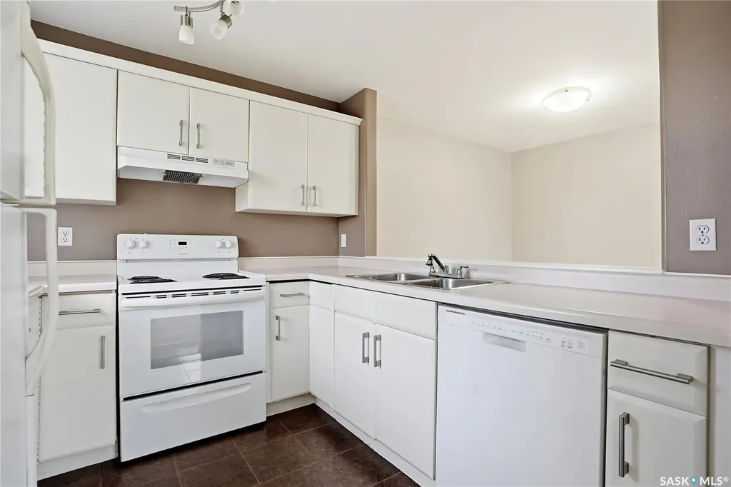615 Perehudoff Crescent Saskatoon SK S7N 4K6