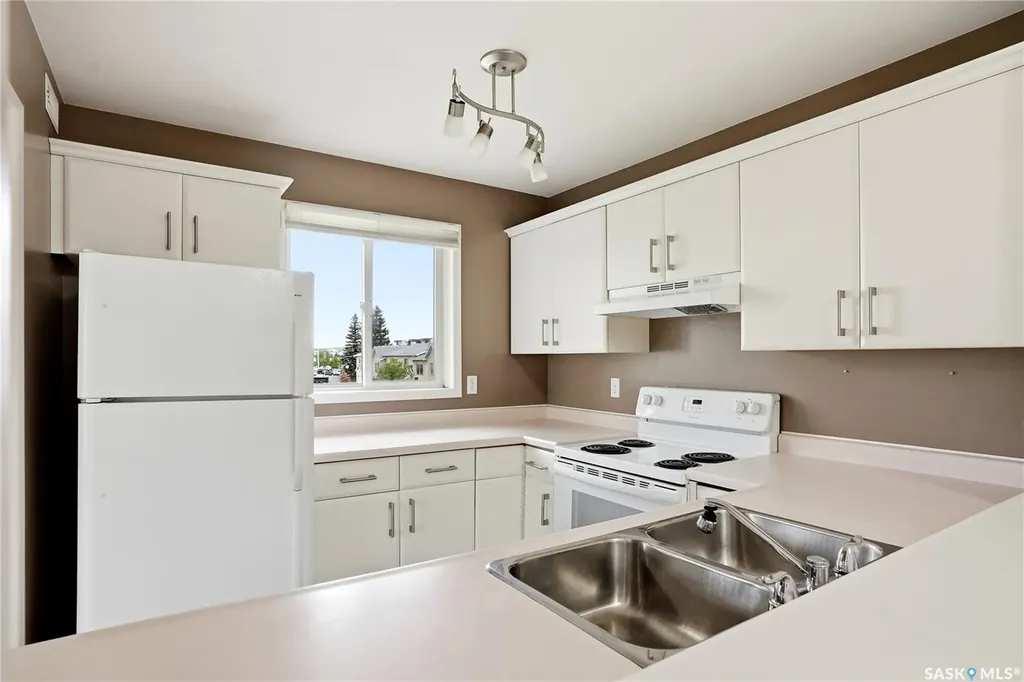 615 Perehudoff Crescent Saskatoon SK S7N 4K6