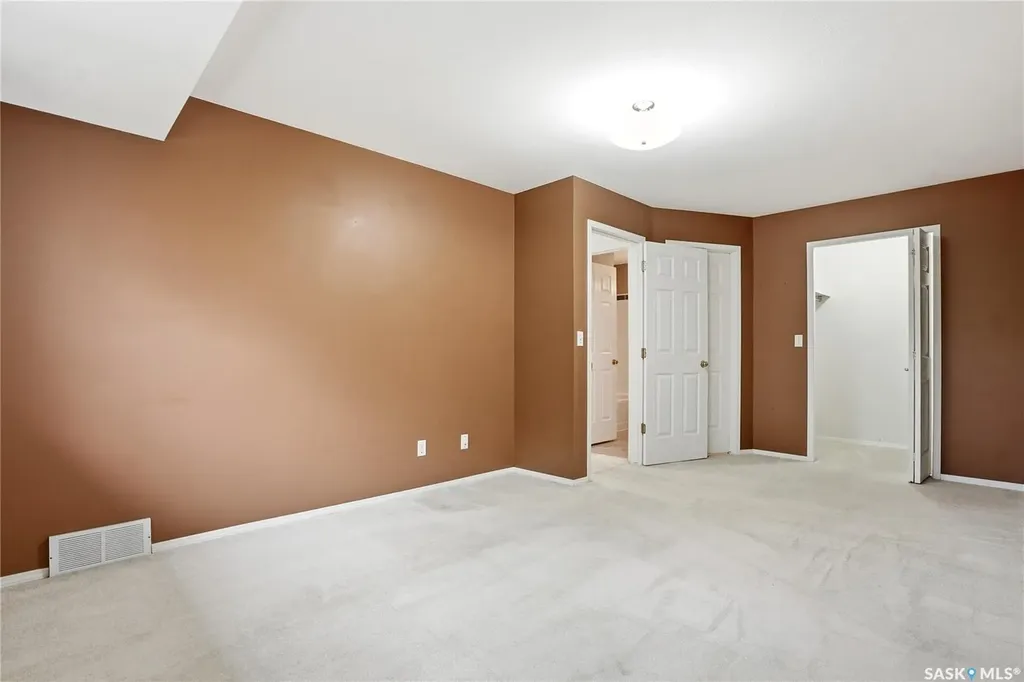 615 Perehudoff Crescent Saskatoon SK S7N 4K6