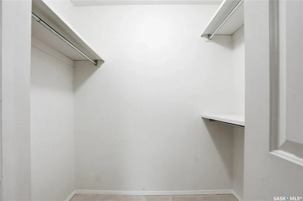 615 Perehudoff Crescent Saskatoon SK S7N 4K6
