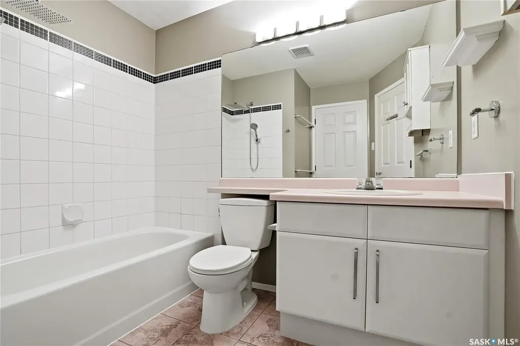 615 Perehudoff Crescent Saskatoon SK S7N 4K6