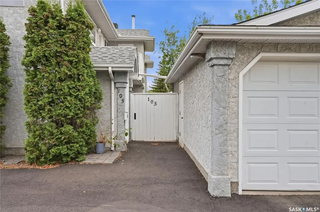 615 Perehudoff Crescent Saskatoon SK S7N 4K6
