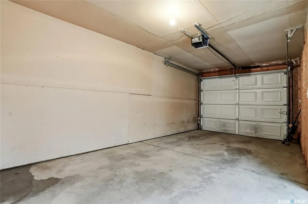 615 Perehudoff Crescent Saskatoon SK S7N 4K6