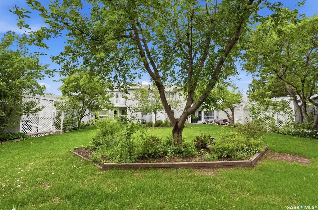 615 Perehudoff Crescent Saskatoon SK S7N 4K6