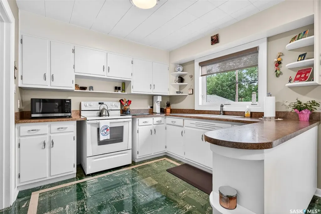 1030 1st Avenue NW Moose Jaw SK S6H 3N2