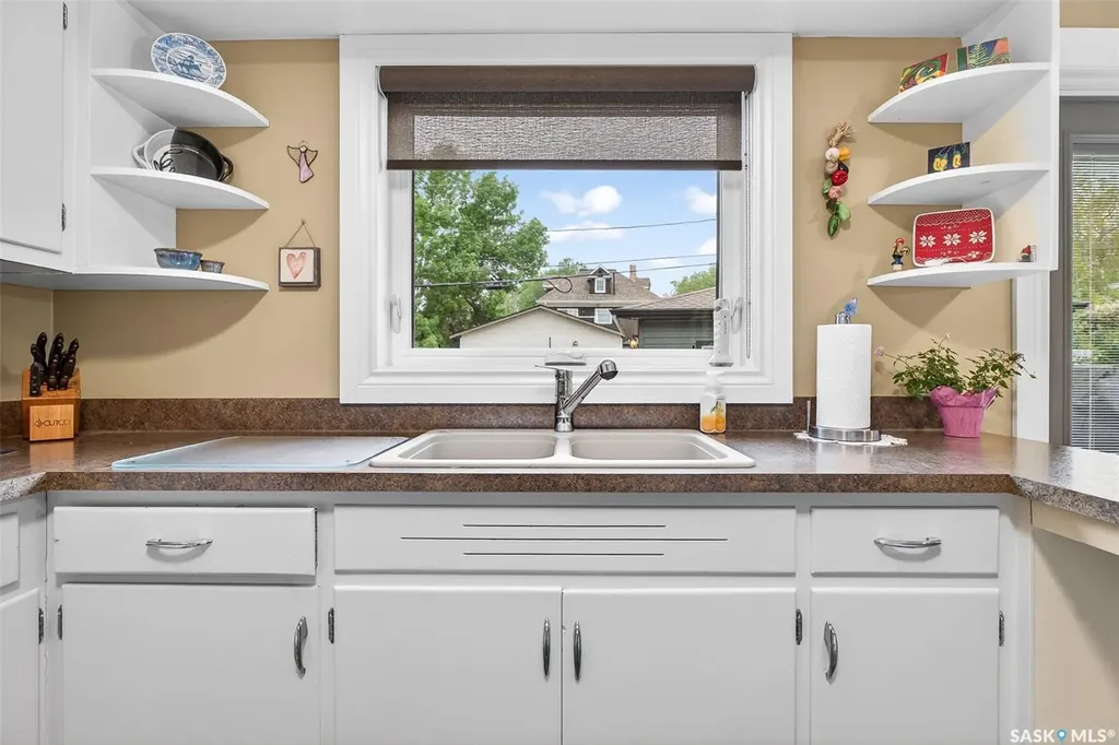 1030 1st Avenue NW Moose Jaw SK S6H 3N2