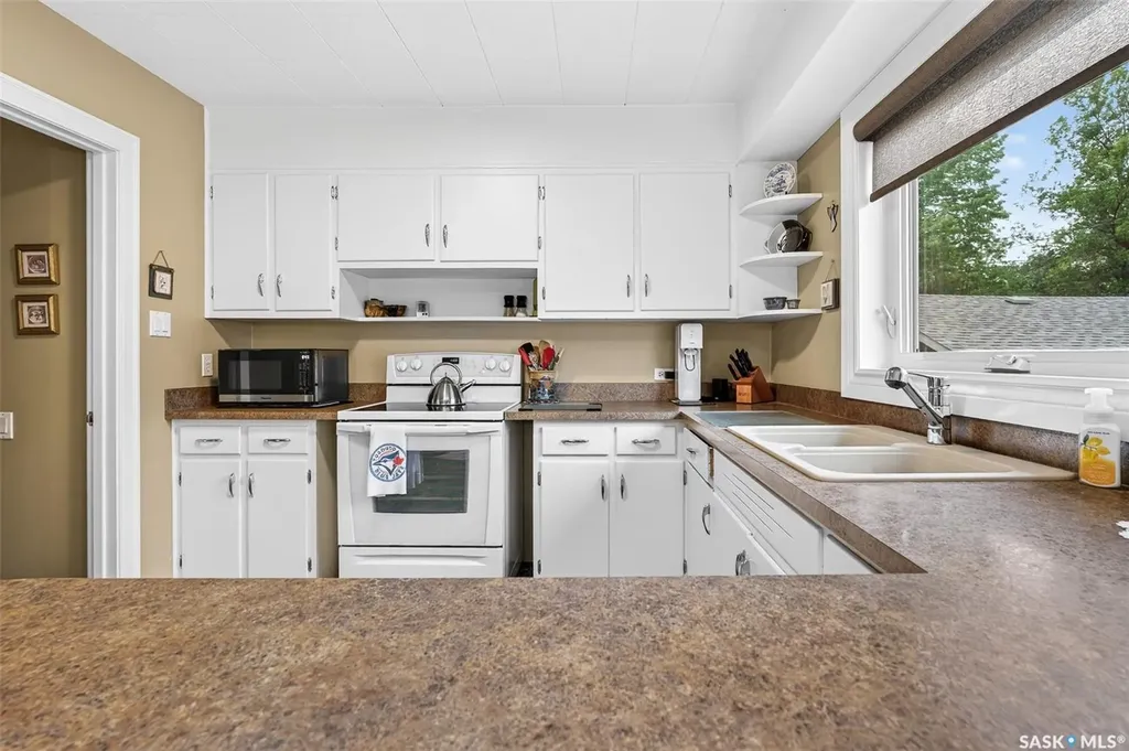 1030 1st Avenue NW Moose Jaw SK S6H 3N2