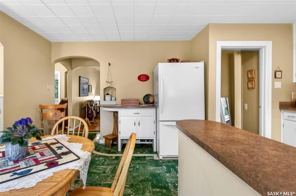 1030 1st Avenue NW Moose Jaw SK S6H 3N2