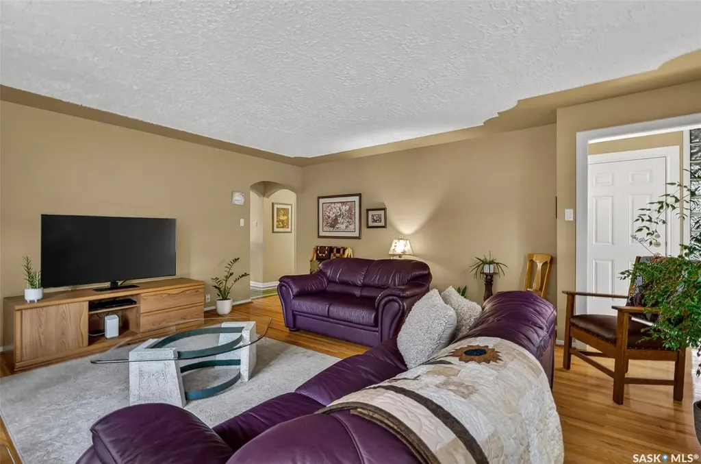 1030 1st Avenue NW Moose Jaw SK S6H 3N2