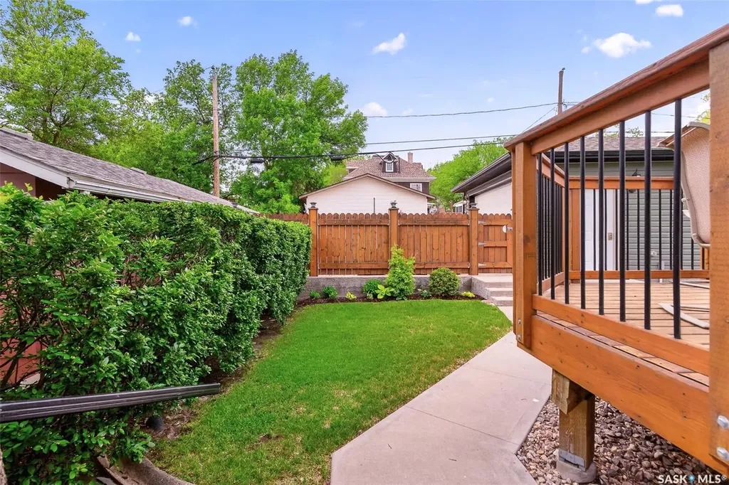 1030 1st Avenue NW Moose Jaw SK S6H 3N2