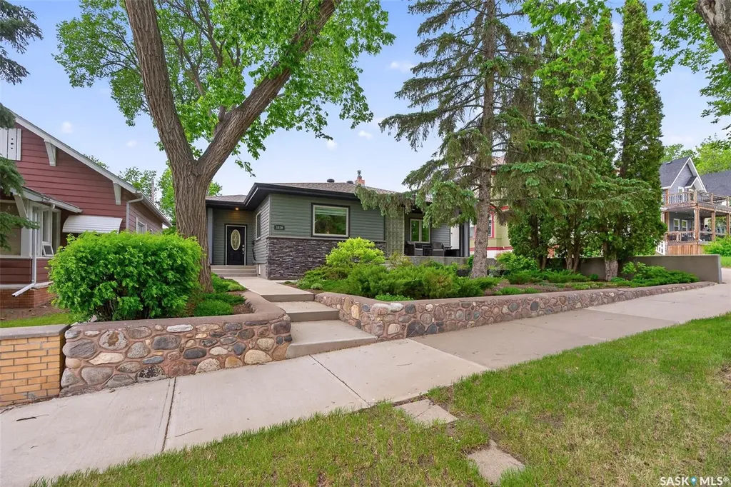 1030 1st Avenue NW Moose Jaw SK S6H 3N2