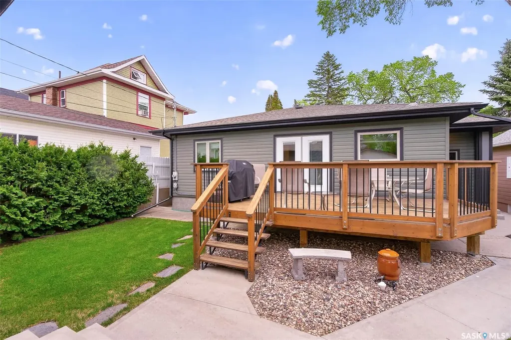 1030 1st Avenue NW Moose Jaw SK S6H 3N2