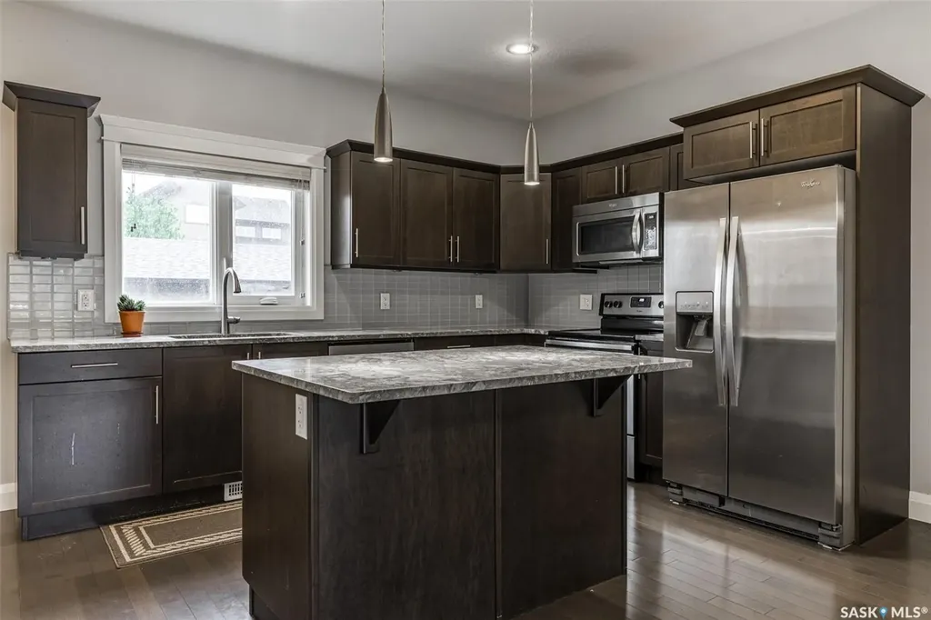 111 Rosewood Gate N Saskatoon SK S7V 0E5
