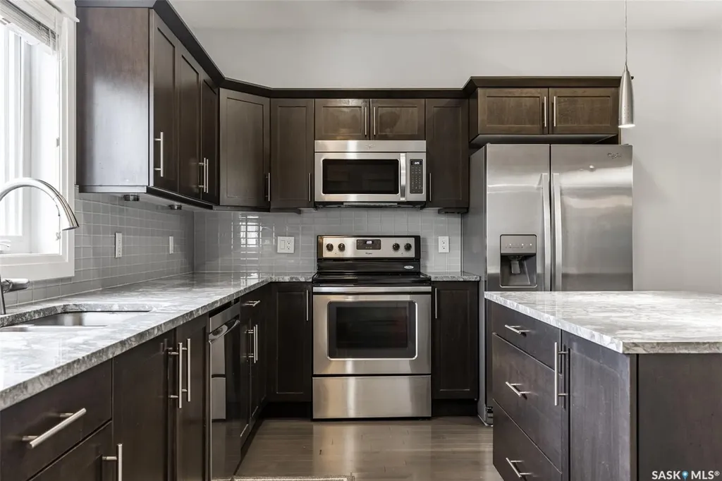 111 Rosewood Gate N Saskatoon SK S7V 0E5