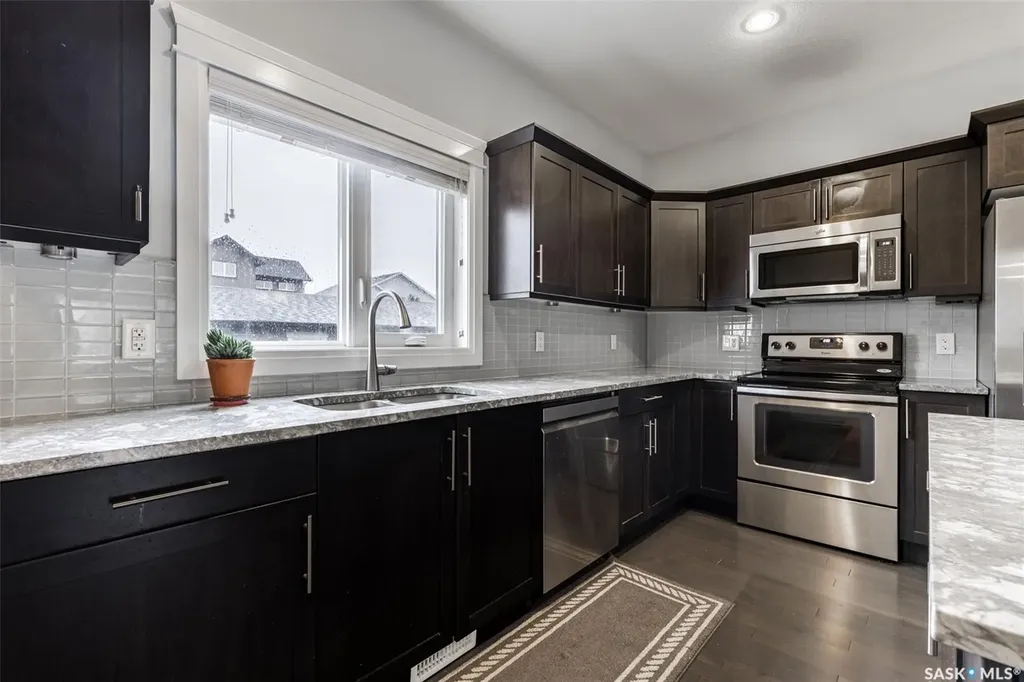 111 Rosewood Gate N Saskatoon SK S7V 0E5