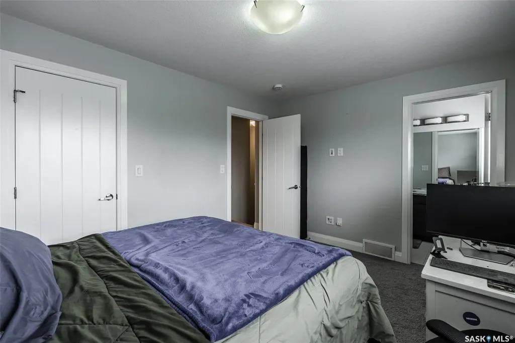 111 Rosewood Gate N Saskatoon SK S7V 0E5