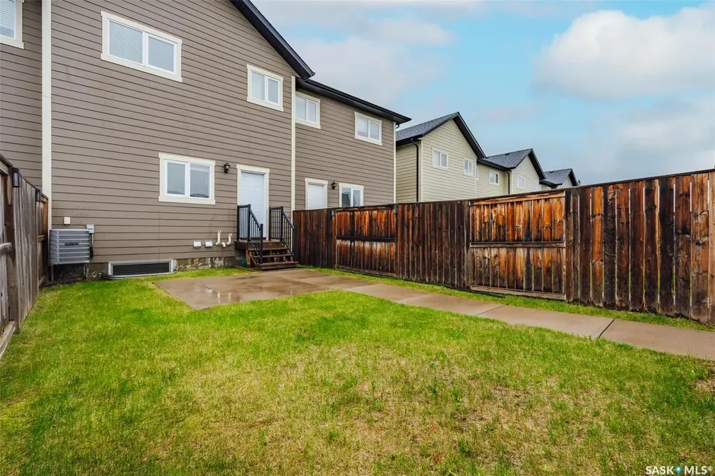 111 Rosewood Gate N Saskatoon SK S7V 0E5