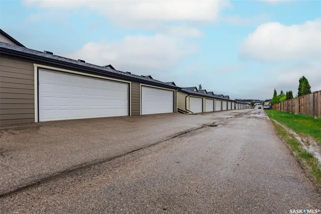 111 Rosewood Gate N Saskatoon SK S7V 0E5