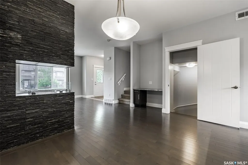 111 Rosewood Gate N Saskatoon SK S7V 0E5