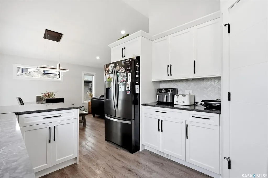 172 Thakur Street Saskatoon SK S7W 1C4