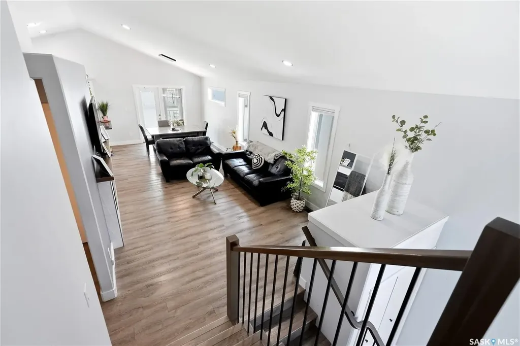 172 Thakur Street Saskatoon SK S7W 1C4