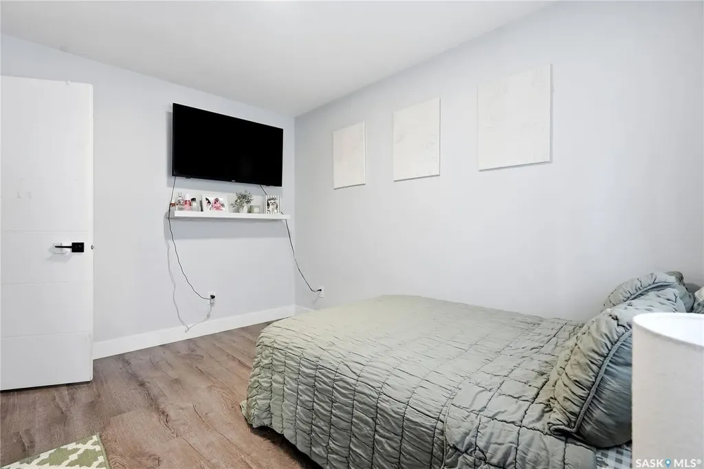 172 Thakur Street Saskatoon SK S7W 1C4