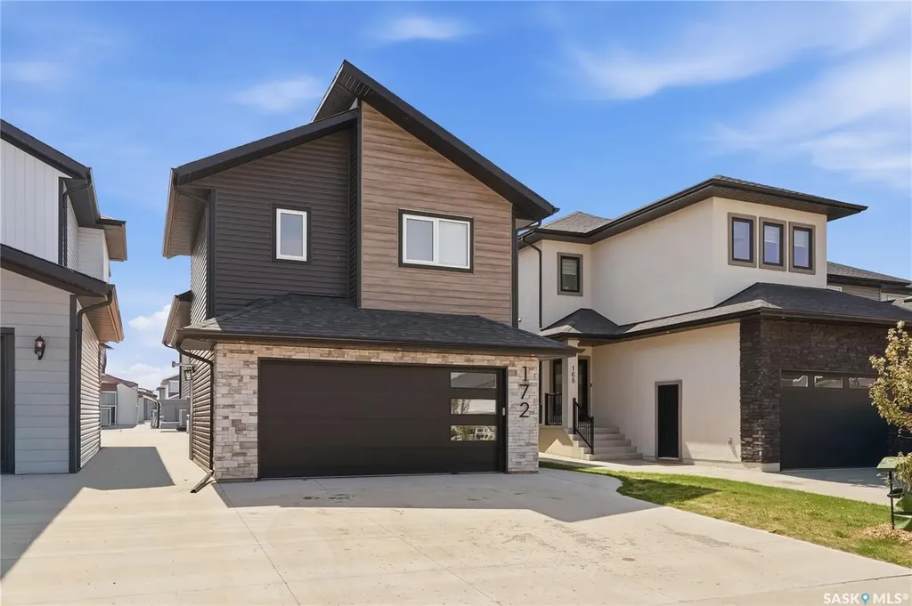172 Thakur Street Saskatoon SK S7W 1C4