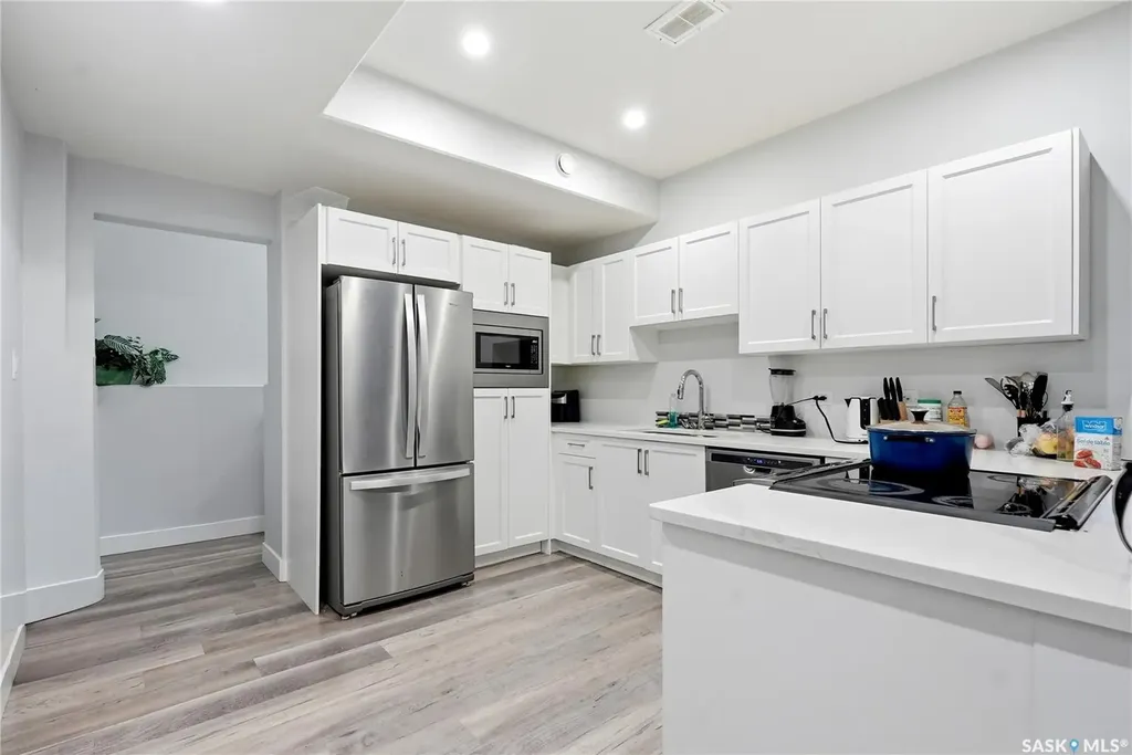 172 Thakur Street Saskatoon SK S7W 1C4