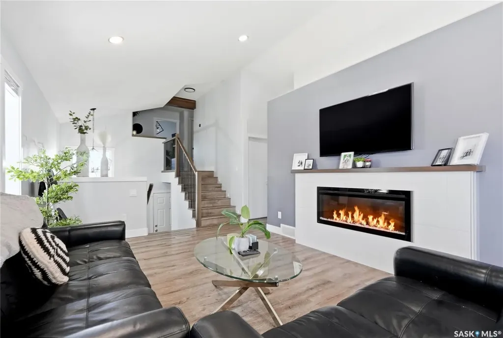 172 Thakur Street Saskatoon SK S7W 1C4