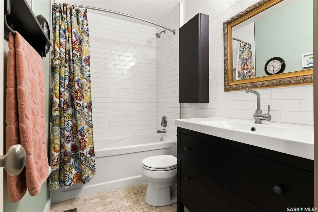 3246 Margaret Road Regina SK S4V 1G6
