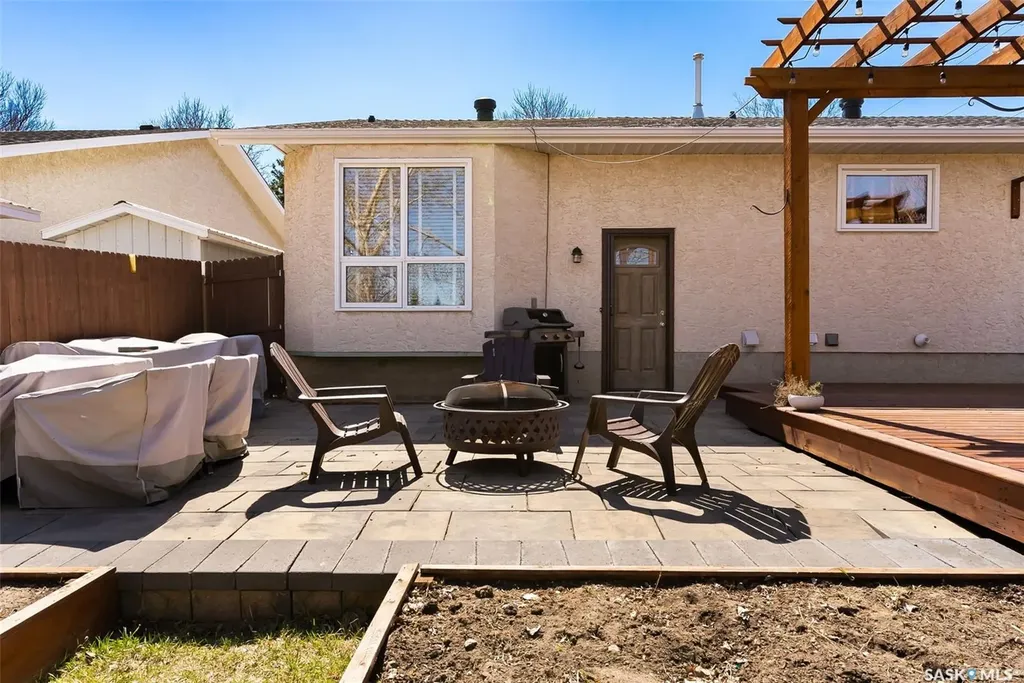 3246 Margaret Road Regina SK S4V 1G6