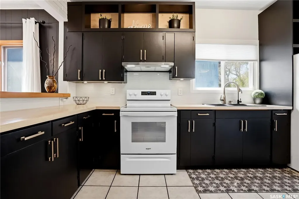 3136 Robinson Street Regina SK S4S 1V5
