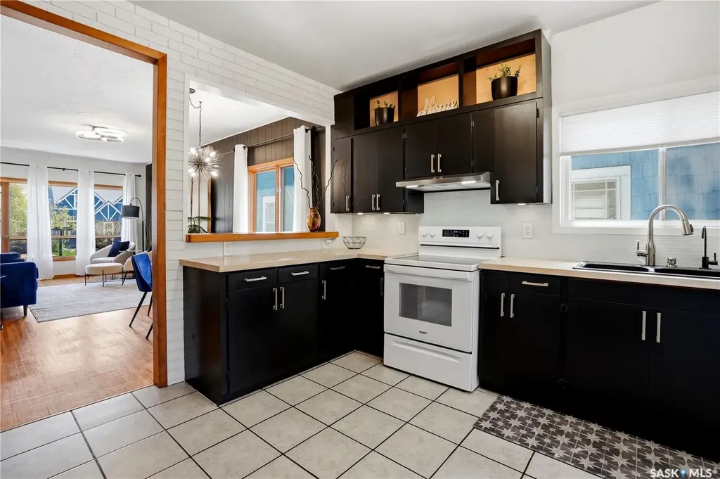 3136 Robinson Street Regina SK S4S 1V5