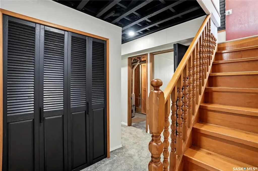 3136 Robinson Street Regina SK S4S 1V5